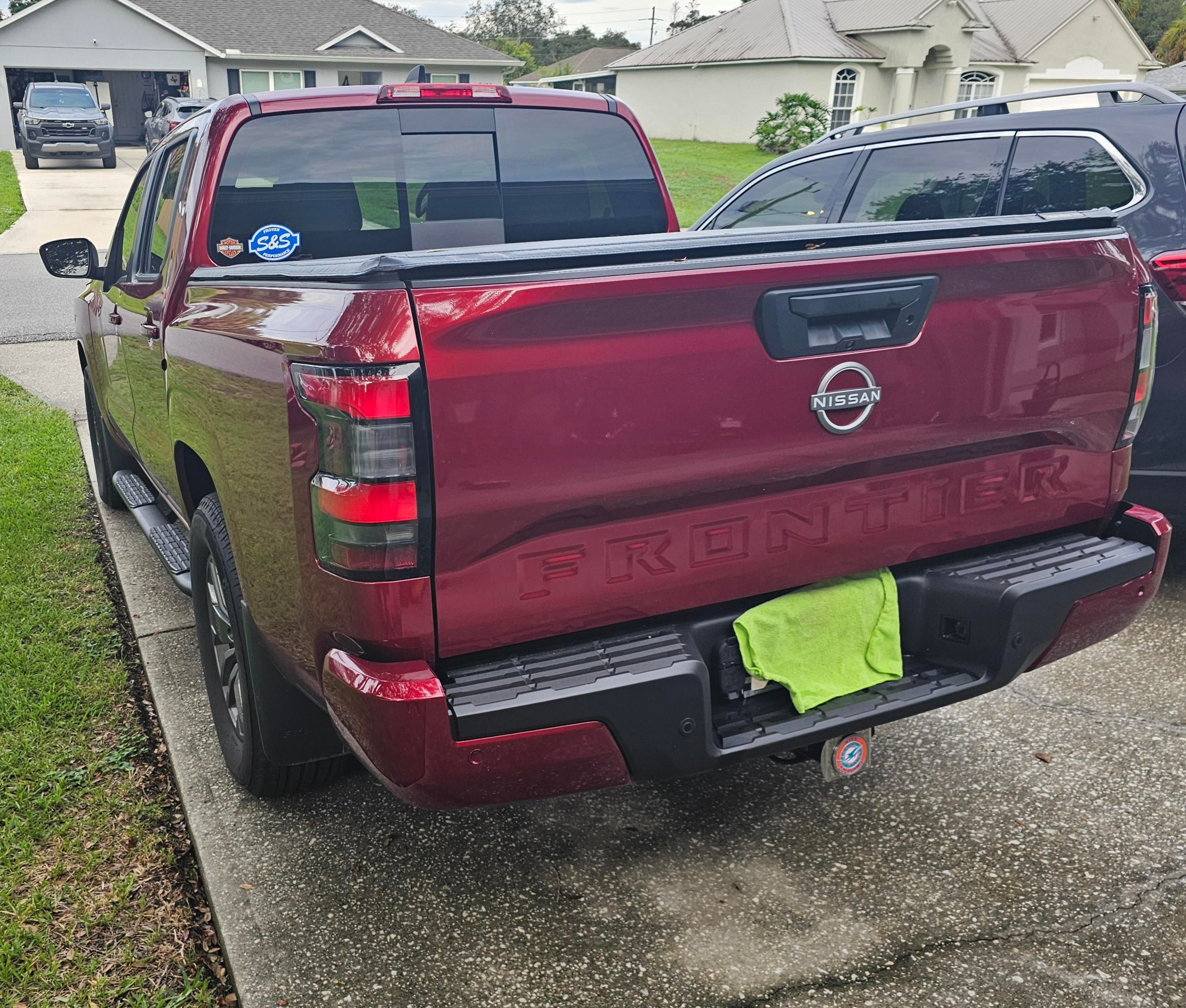 Used 2025 Nissan Frontier SV w/ SV Convenience Package RWD image 2
