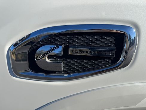 Used 2019 Nissan Titan PRO-4X w/ Pro-4x Convenience Package image 13