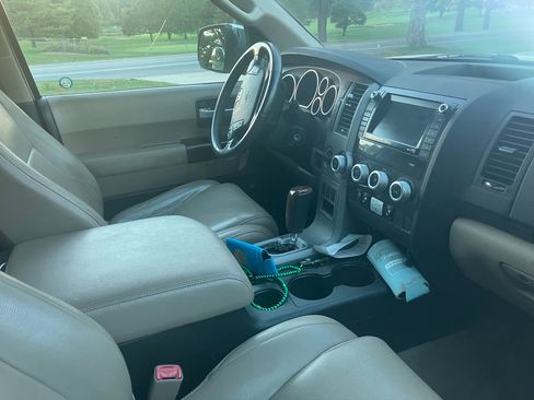Used 2010 Toyota Sequoia Limited image 10