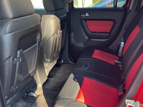 Used 2008 HUMMER H3 image 4