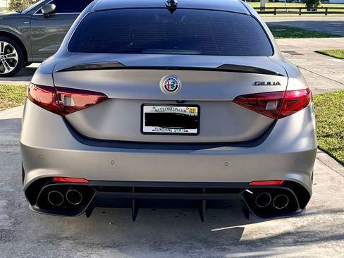 Used 2019 Alfa Romeo Giulia Quadrifoglio image 10