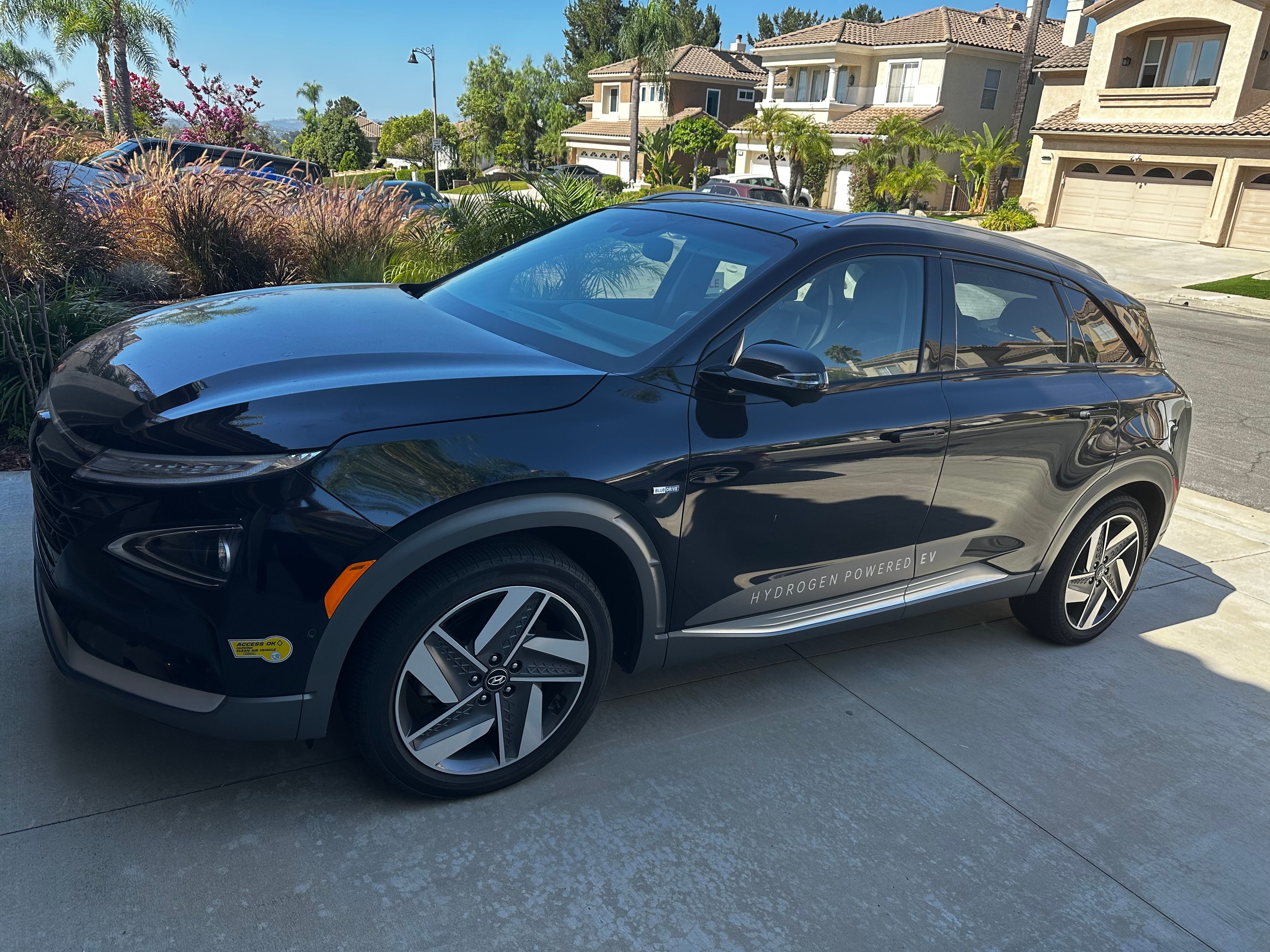 Used 2022 Hyundai Nexo Limited FWD image 1