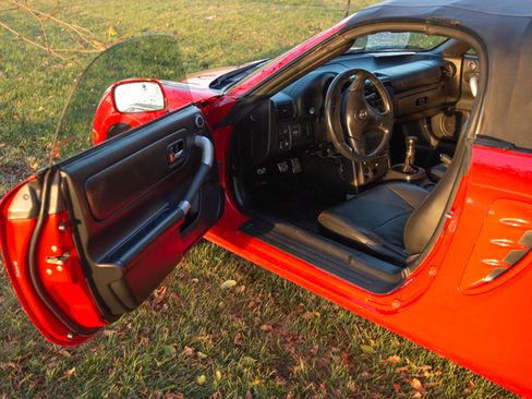 Used 2005 Toyota MR2 image 6