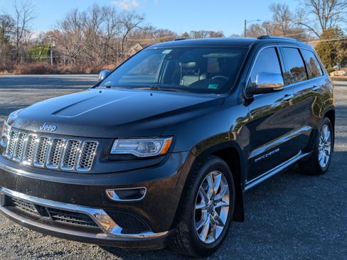 Used 2016 Jeep Grand Cherokee Summit w/ Skid Plate Group image 2