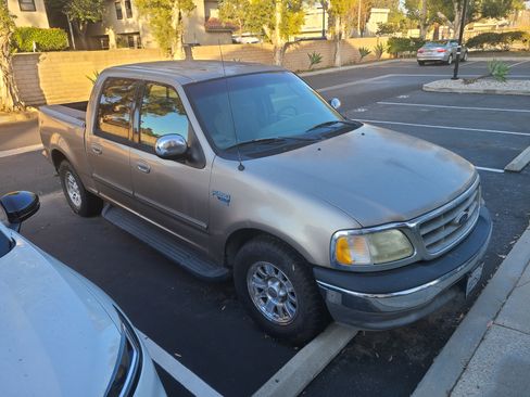 Used 2002 Ford F150 2WD SuperCrew image 5