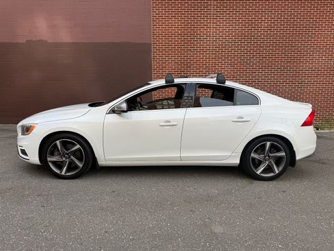 Used 2014 Volvo S60 T6 w/ Climate Package AWD/4WD image 2