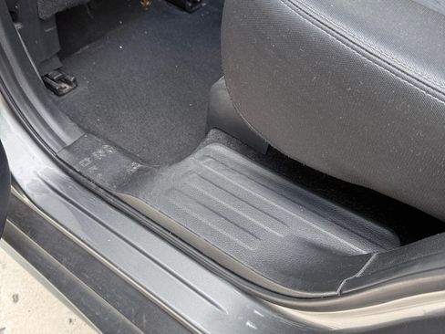 Used 2018 Nissan Rogue S image 13