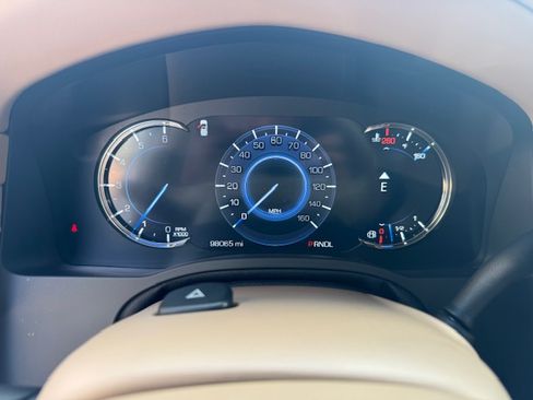 Used 2018 Cadillac Escalade ESV Platinum image 11