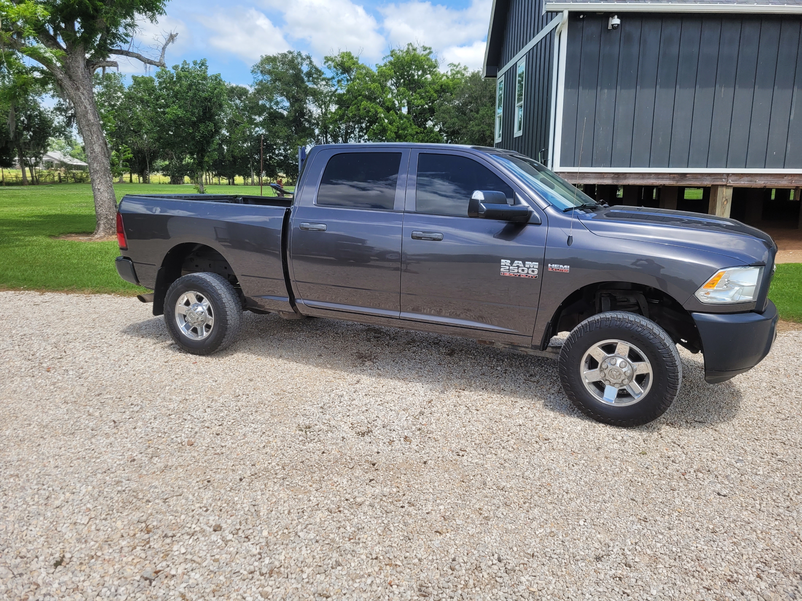 Used 2017 RAM 2500 Tradesman w/ Popular Equipment Group AWD/4WD image 2