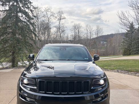 Used 2016 Jeep Grand Cherokee SRT image 1