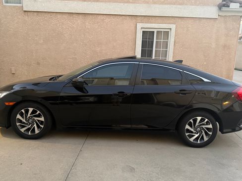 Used 2017 Honda Civic EX image 4