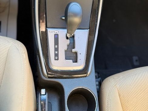 Used 2013 Hyundai Elantra GLS image 14