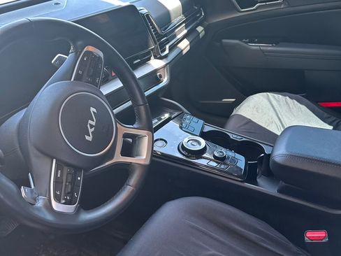 Used 2023 Kia Sportage EX image 2