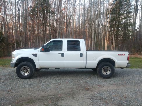 Used 2009 Ford F250 XLT image 1