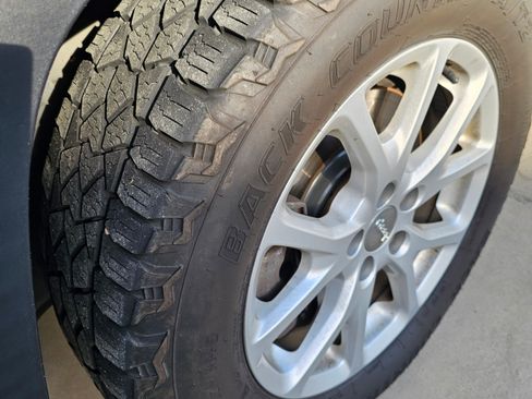 Used 2016 Jeep Cherokee Latitude w/ Cold Weather Group image 14