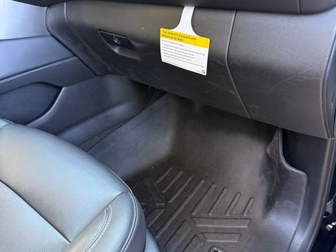 Used 2021 Chevrolet Suburban Z71 image 6