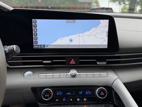 Used 2023 Hyundai Elantra SEL w/ Convenience Package FWD image 13