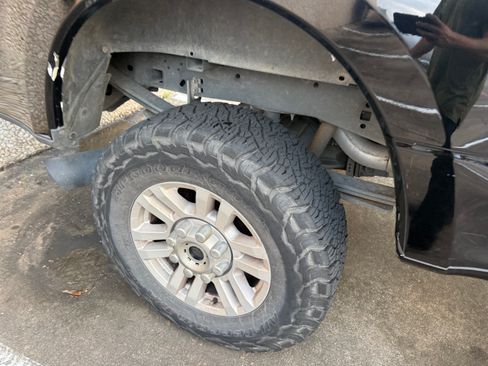 Used 2017 Ford F250 XLT w/ FX4 Off-Road Package AWD/4WD image 10