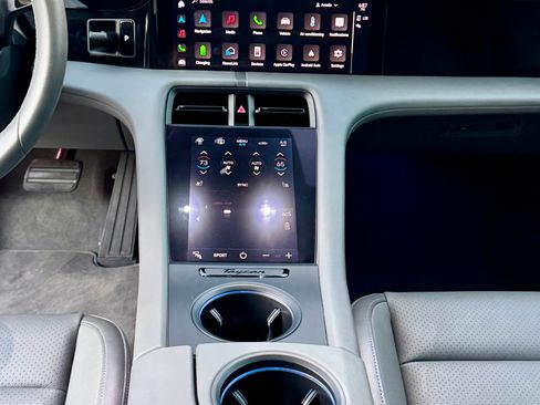 Used 2021 Porsche Taycan 4S image 15