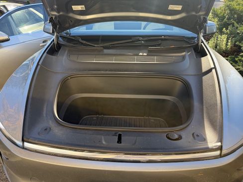 Used 2026 Tesla Model Y Long Range image 9