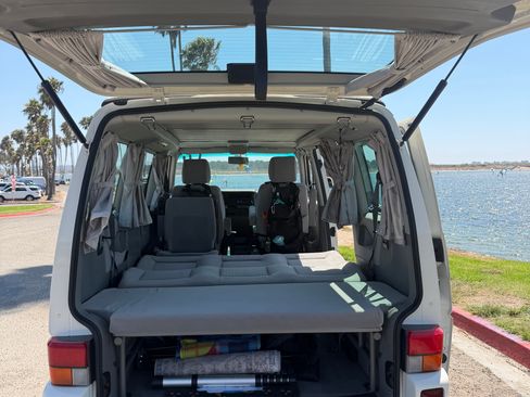 Used 2003 Volkswagen Eurovan MV FWD image 11