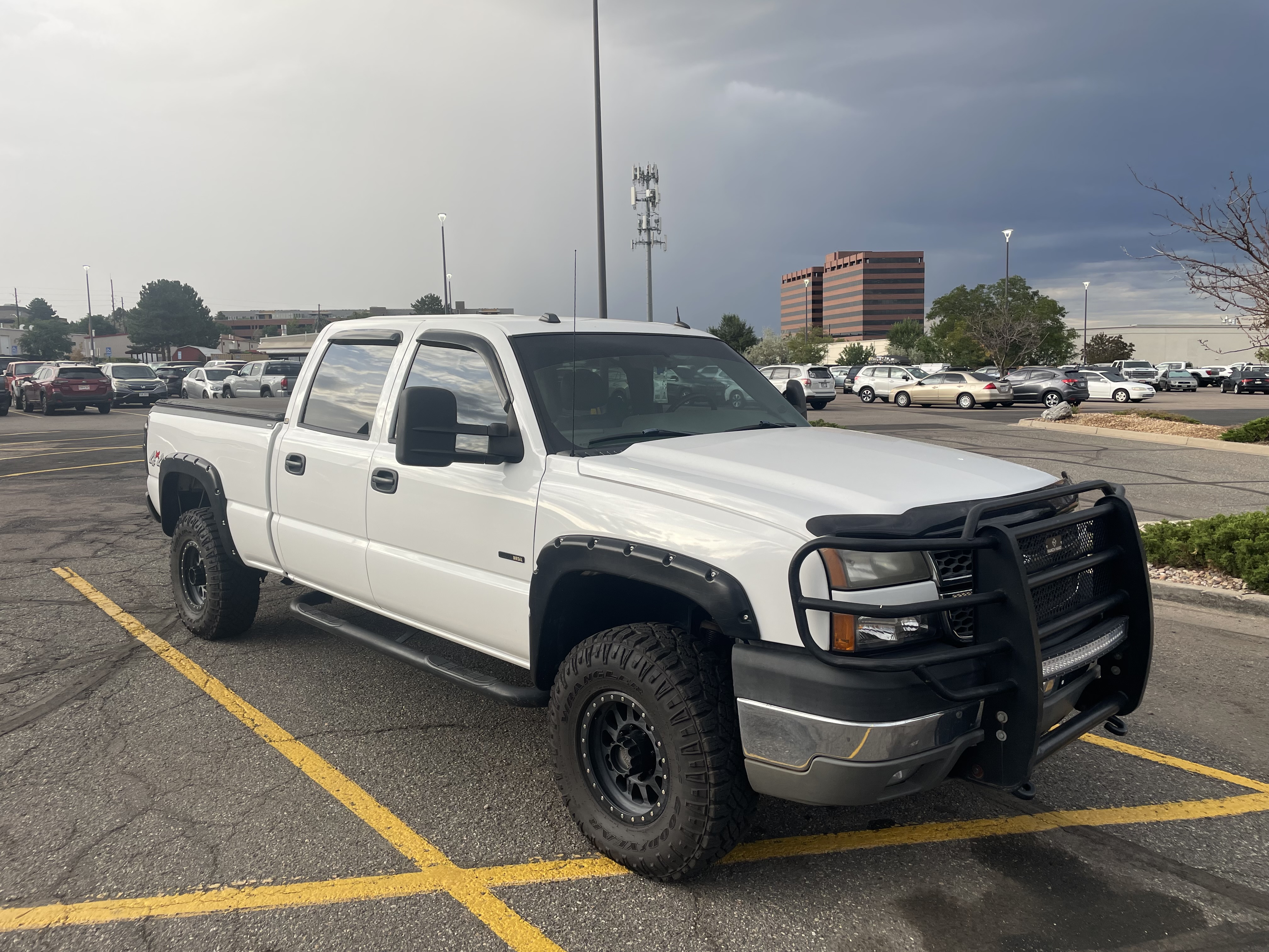 Used 2005 Chevrolet Silverado 2500 LT w/ Heavy-Duty Power Package AWD/4WD image 1