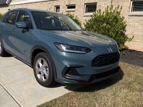 Used 2025 Honda HR-V LX image 2