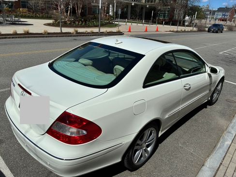 Used 2009 Mercedes-Benz CLK 350 Coupe image 15