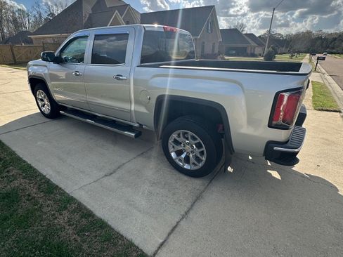 Used 2018 GMC Sierra 1500 SLT image 4