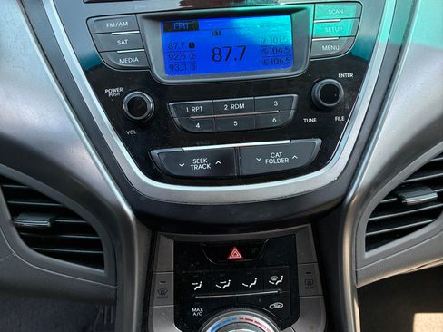 Used 2013 Hyundai Elantra GLS FWD image 16
