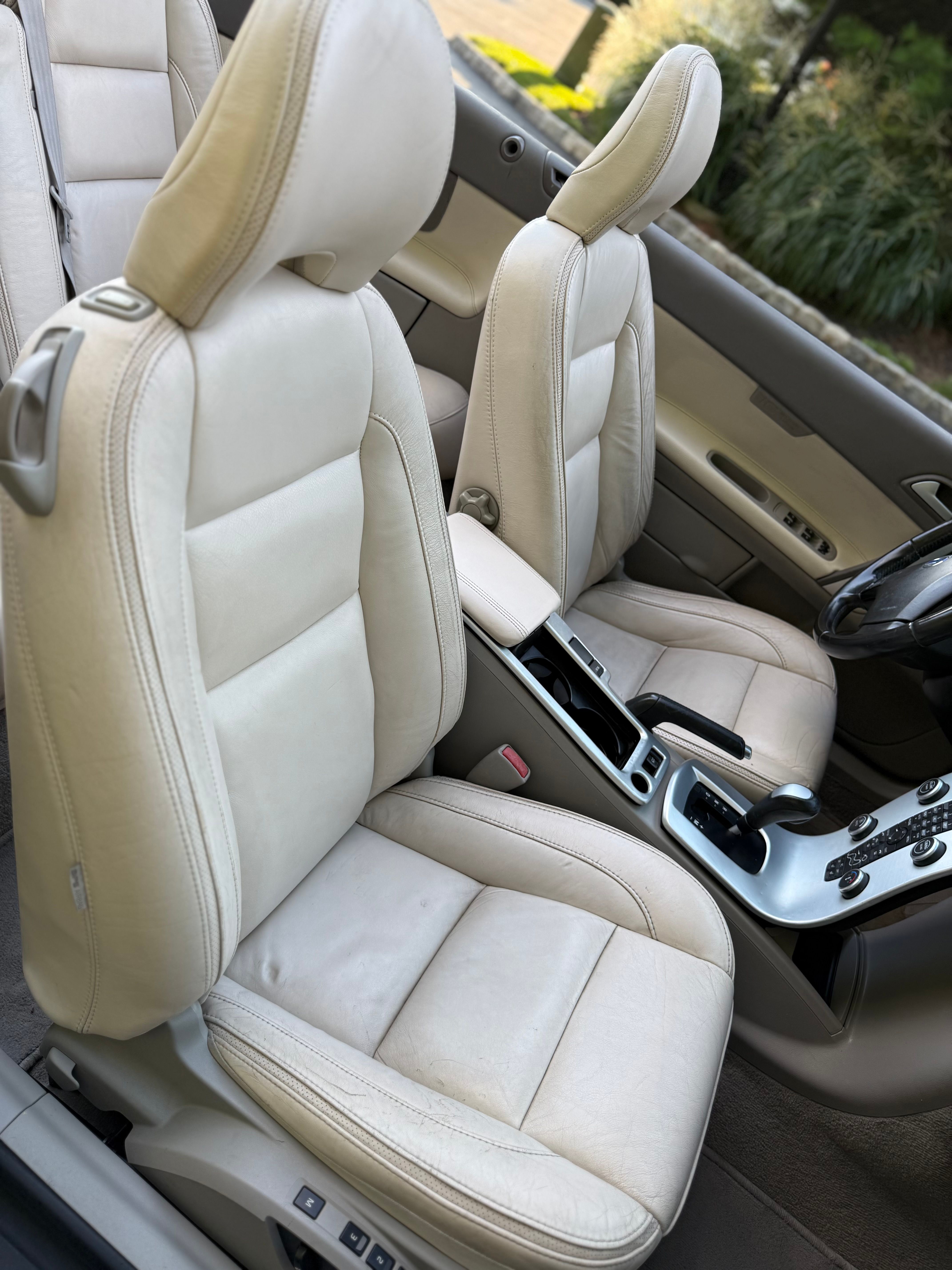 Used 2012 Volvo C70 T5 w/ Climate Pkg FWD image 9