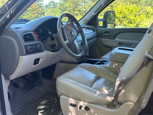 Used 2013 GMC Sierra 2500 SLT w/ SLT Convenience Package AWD/4WD image 6
