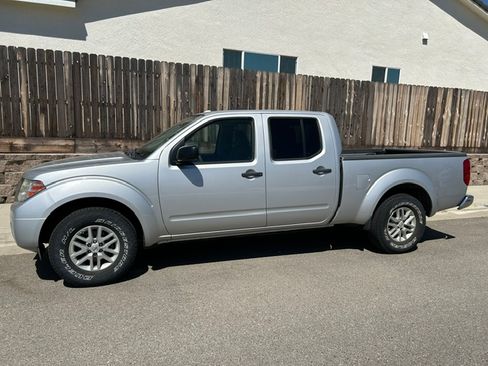 Used 2014 Nissan Frontier SV w/ SV Value Truck Package AWD/4WD image 4