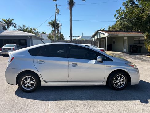 Used 2011 Toyota Prius Two image 4