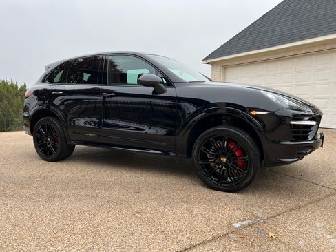 Used 2014 Porsche Cayenne image 2