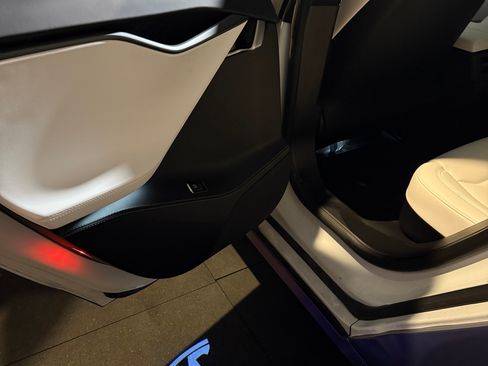 Used 2018 Tesla Model S 75D image 6