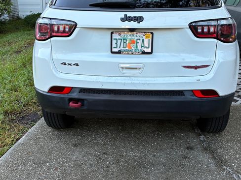 Used 2017 Jeep Compass Trailhawk AWD/4WD image 4