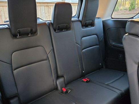 Used 2025 Nissan Pathfinder SL image 19