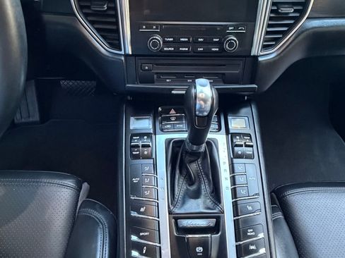 Used 2018 Porsche Macan GTS AWD/4WD image 23
