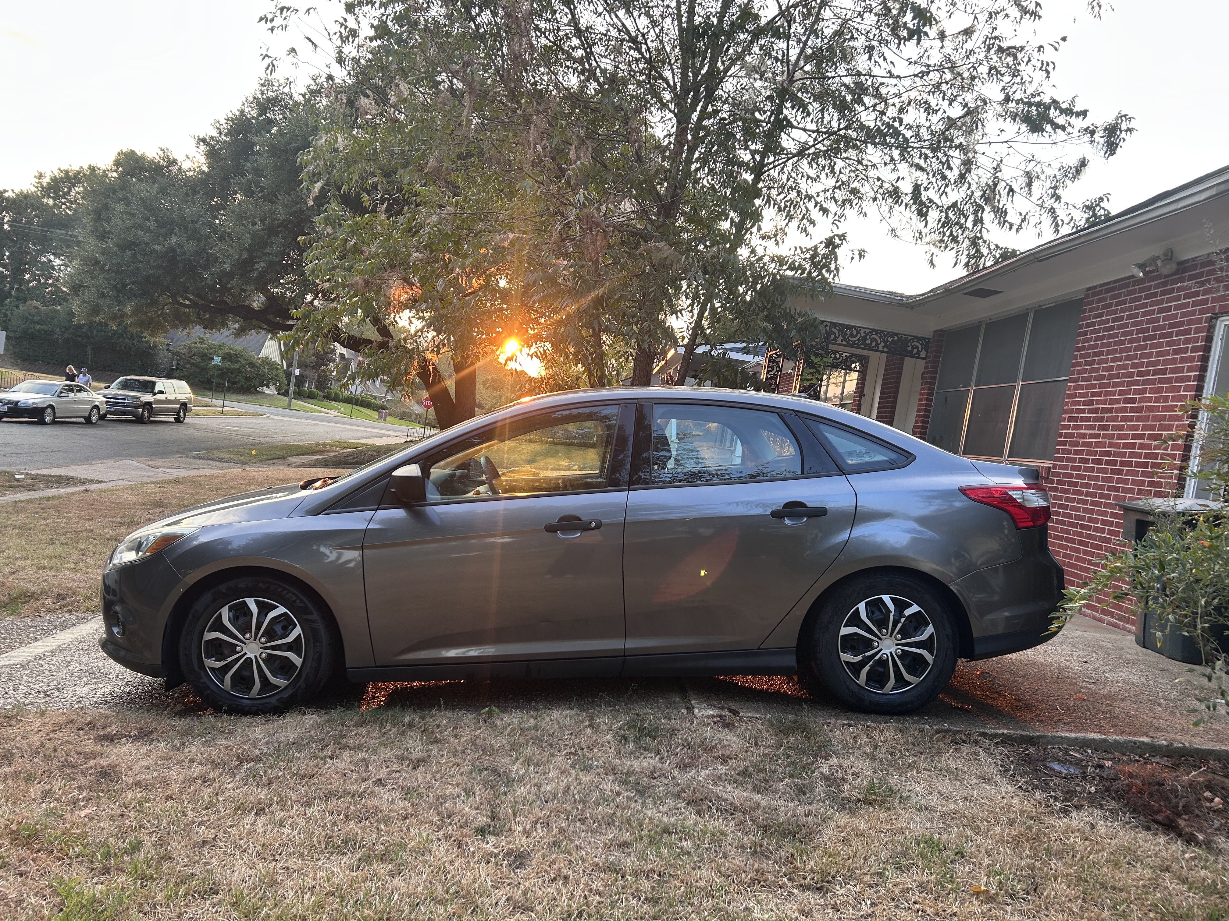 Used 2014 Ford Focus S FWD image 2