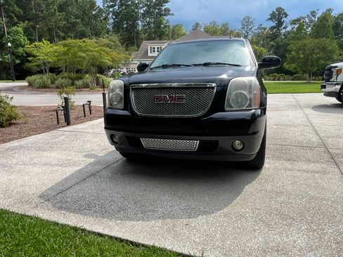 Used 2008 GMC Yukon XL Denali AWD/4WD image 1