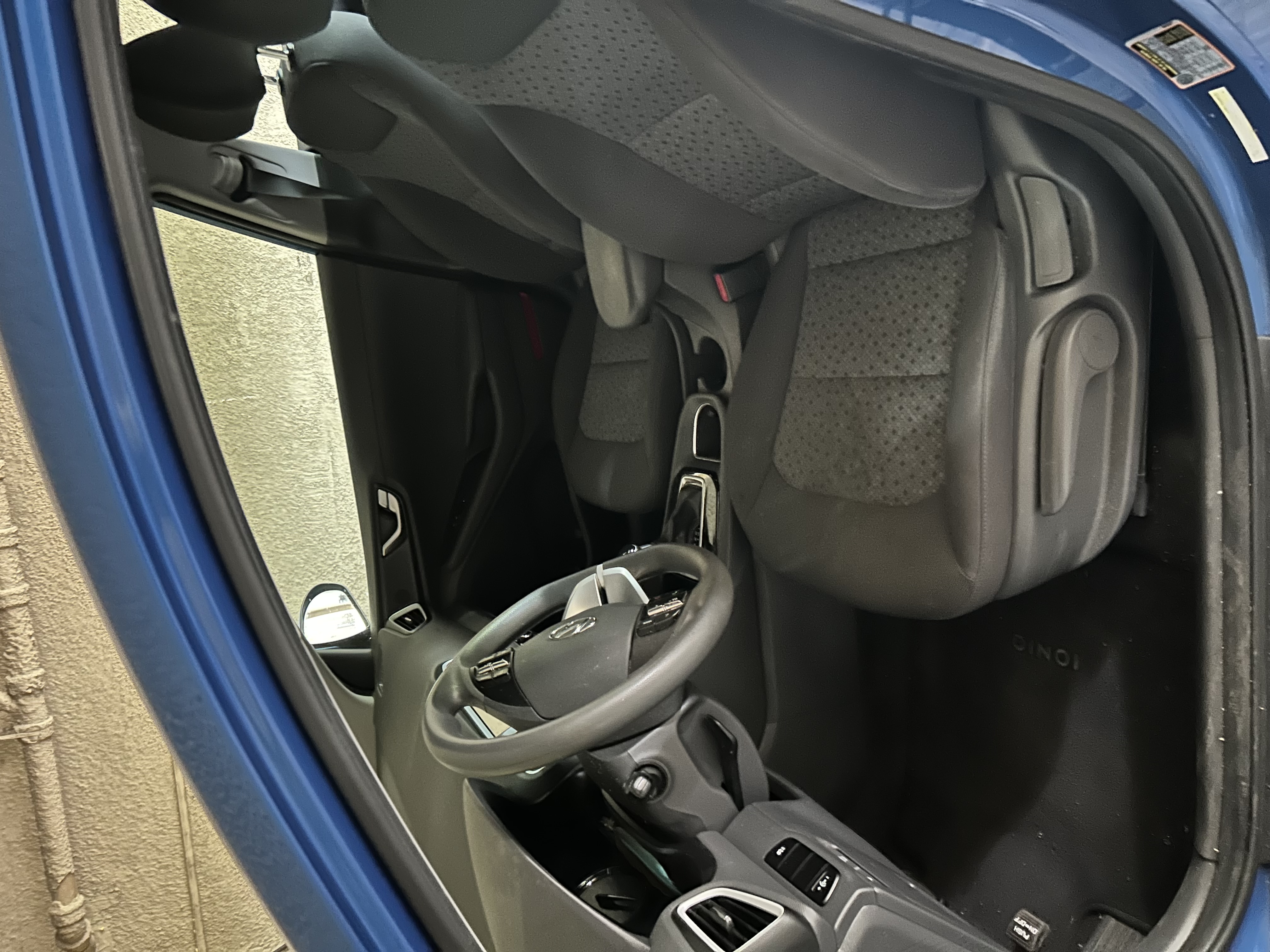 Used 2018 Hyundai Ioniq Blue FWD image 15