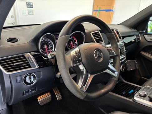 Used 2014 Mercedes-Benz ML 63 AMG 4MATIC image 13