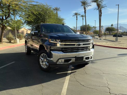 Used 2020 Chevrolet Silverado 1500 LTZ w/ LTZ Plus Package image 5
