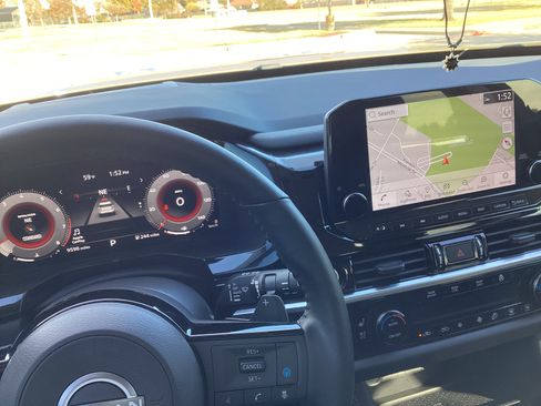 Used 2023 Nissan Pathfinder Platinum w/ Cargo Package image 30