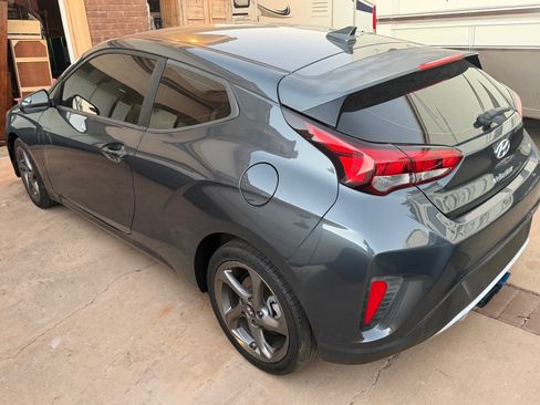 Used 2019 Hyundai Veloster 2.0 image 4