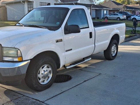 Used 2004 Ford F350 XL image 1