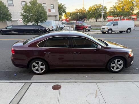 Used 2012 Volkswagen Passat 2.5 SE image 1