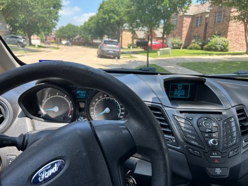 Used 2016 Ford Fiesta S FWD image 13