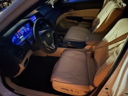 Used 2010 Honda Crosstour EX-L image 13